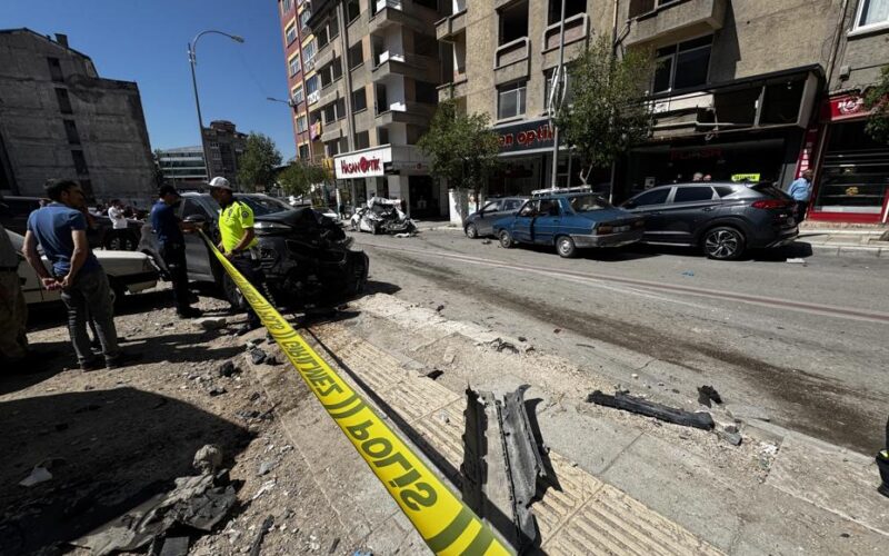 Freni Patlayan Kamyon Ortalığı Savaş Alanına Çevirdi, 10 Araca Çarpıp Durabildi: Biri Ağır 5 Yaralı Var